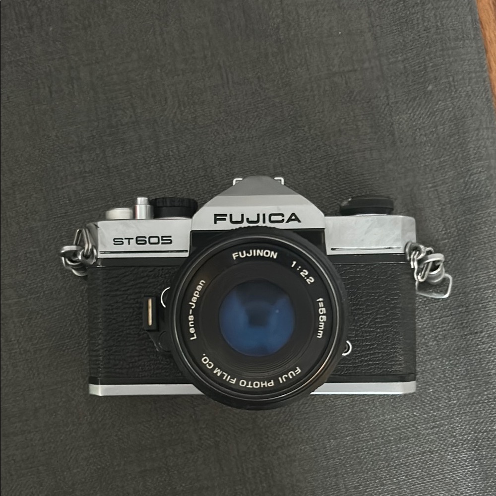 ST605 Black and Silver 35mm Film Camera